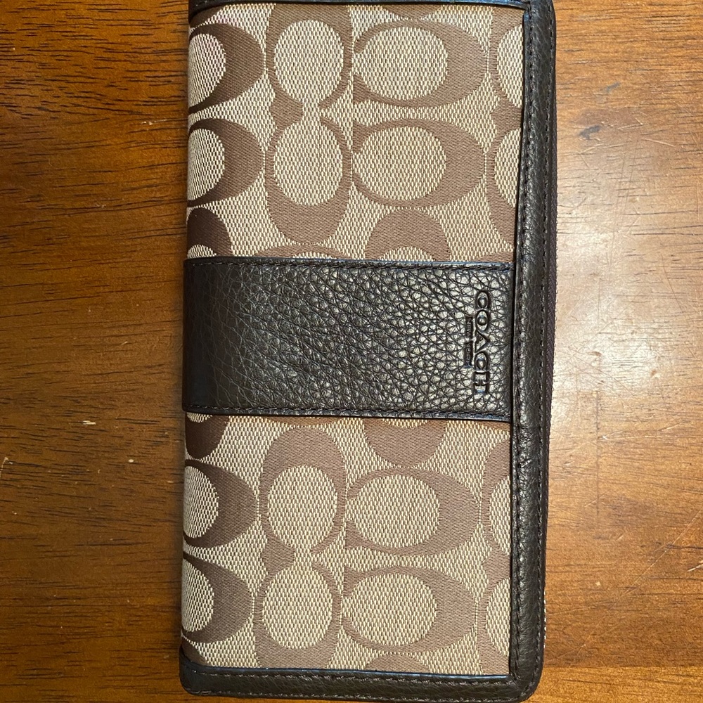 EUC Coach Signature Accordion Zipper Wallet